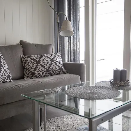 Aabor Buene-svolvaer Svolvær