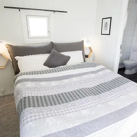 Aabor Buene-svolvaer * Svolvær