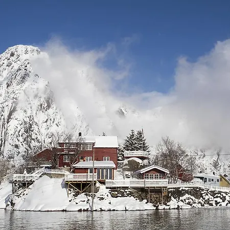 Aabor Buene-svolvaer * Svolvær